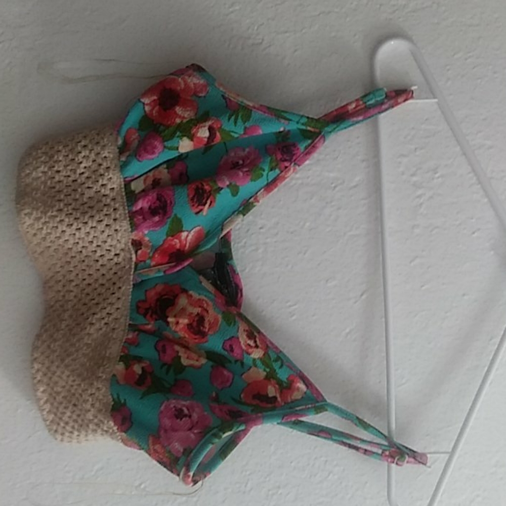 Floral crop top